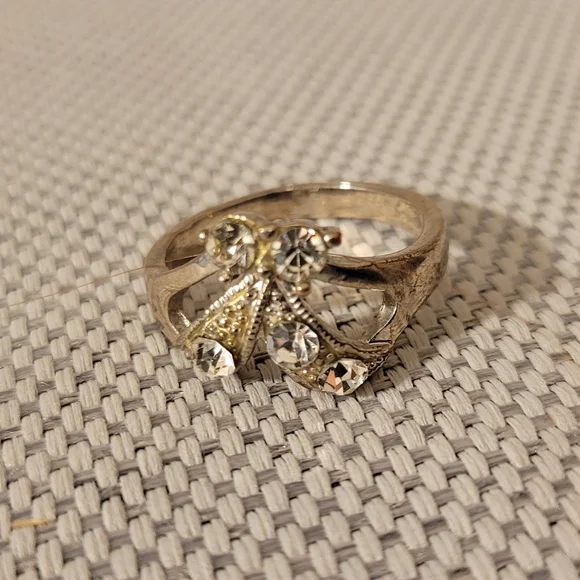 Ring - Picture 3 of 6